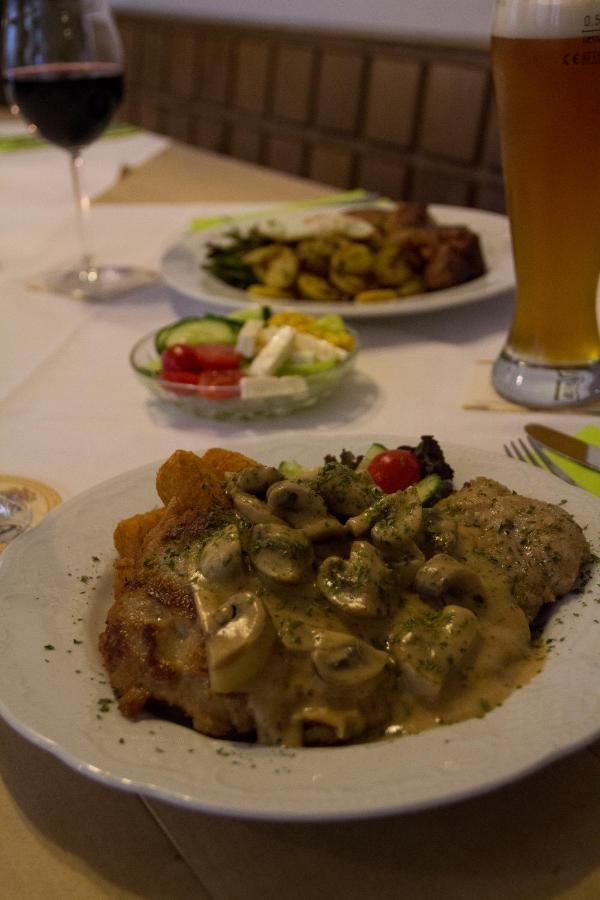 Hotel-Restaurant Kolpinghaus Линген Екстериор снимка