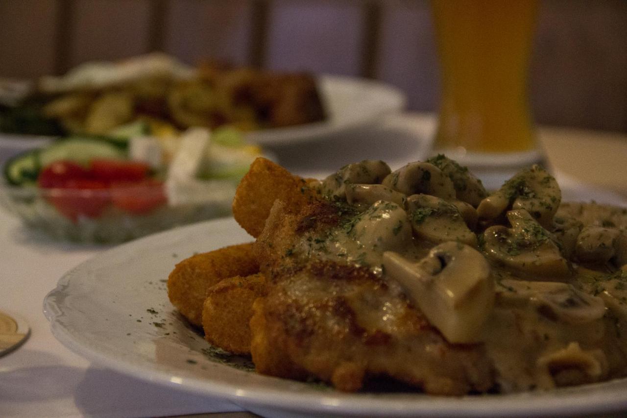 Hotel-Restaurant Kolpinghaus Линген Екстериор снимка