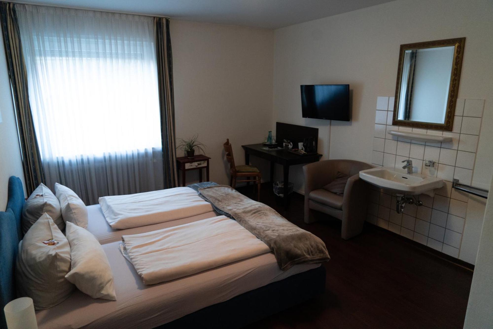 Hotel-Restaurant Kolpinghaus Линген Екстериор снимка