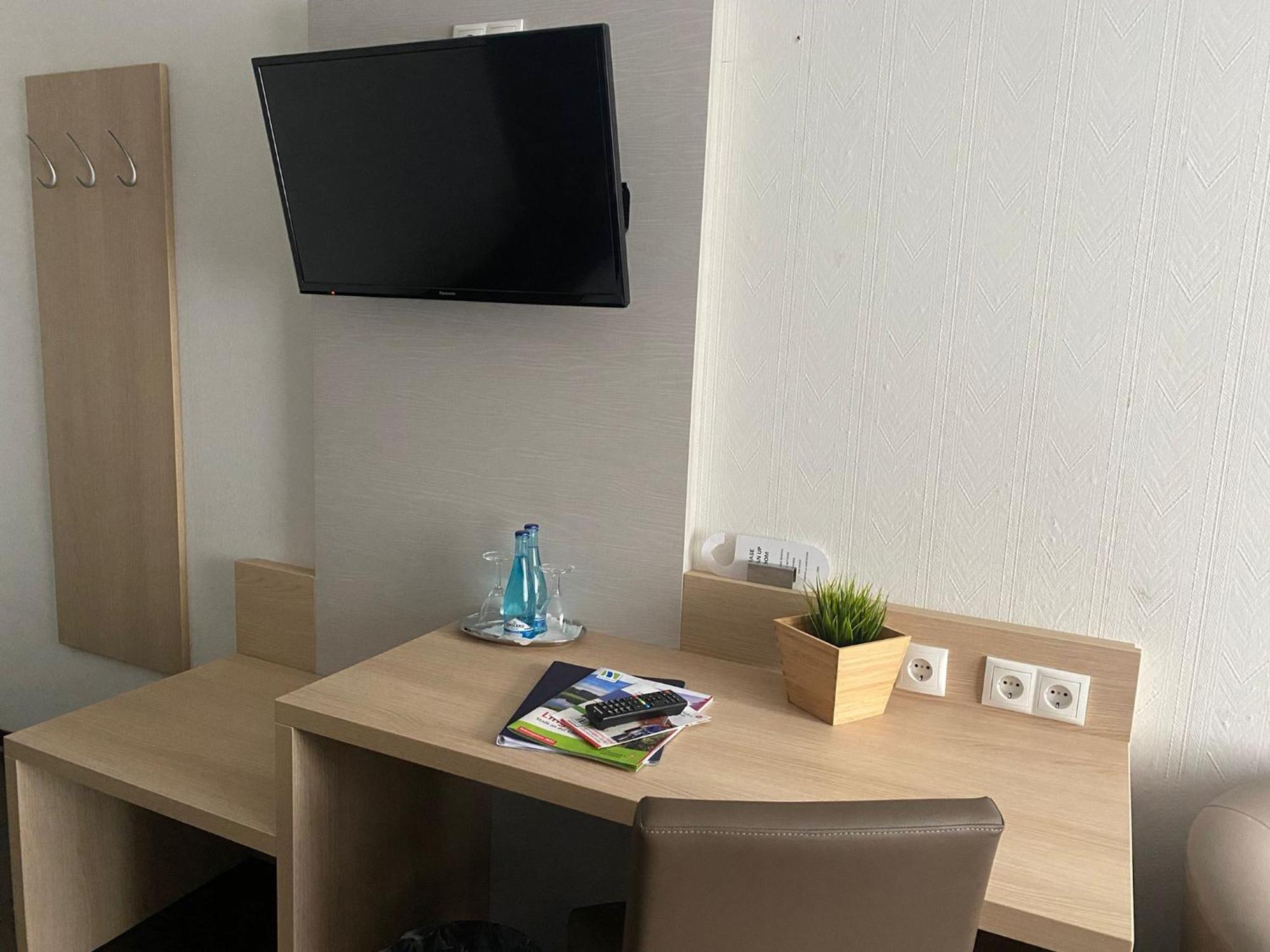 Hotel-Restaurant Kolpinghaus Линген Екстериор снимка