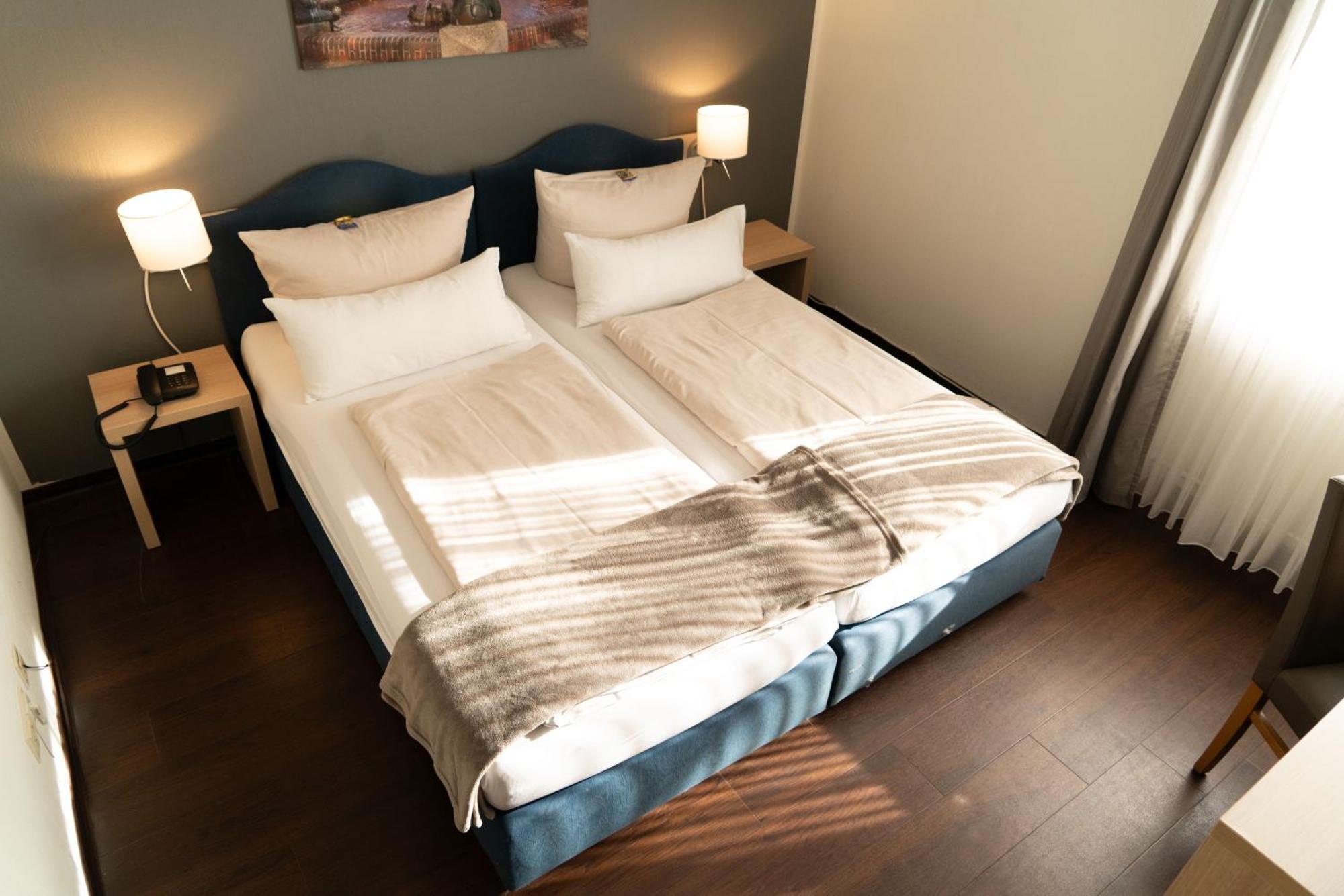 Hotel-Restaurant Kolpinghaus Линген Екстериор снимка